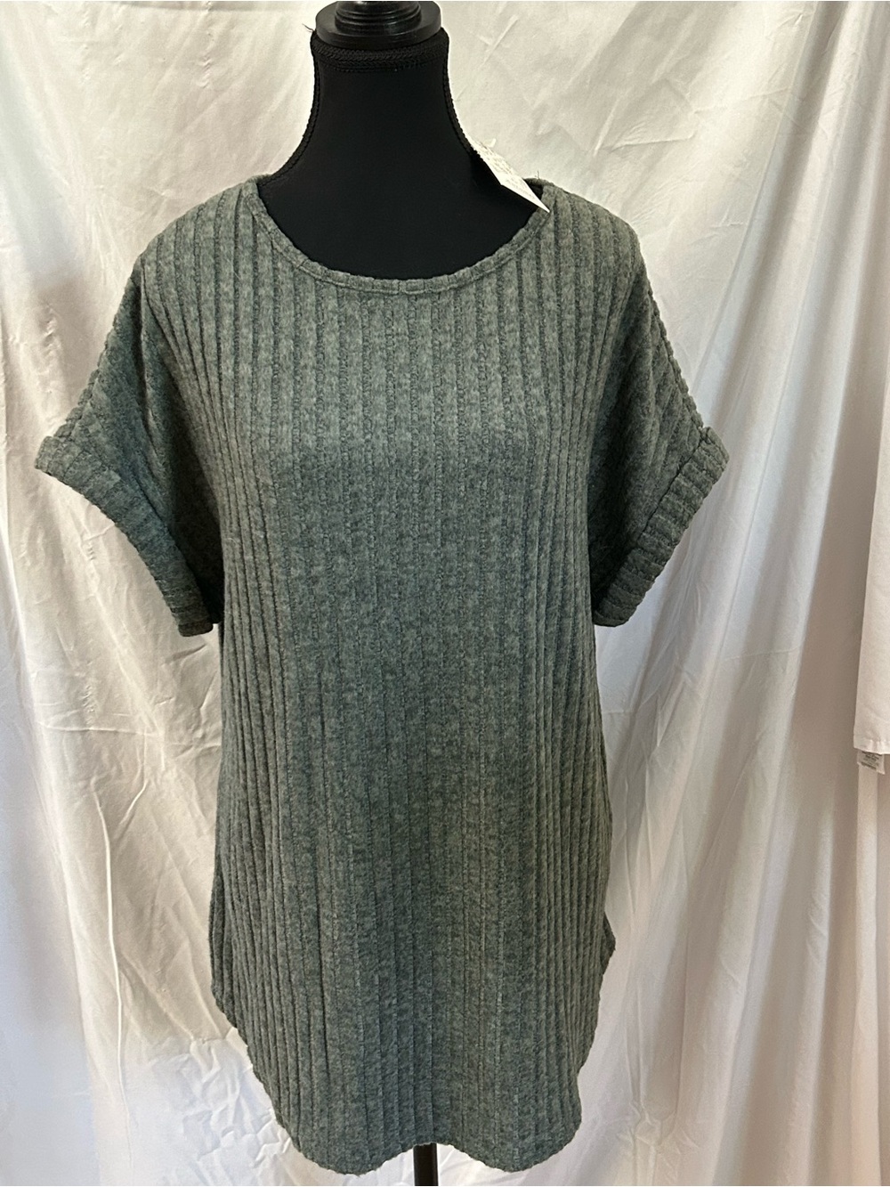 Ribbed Short-Sleeve Tunic Top in Heather Slate